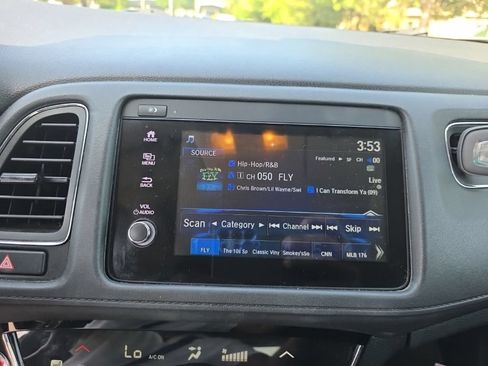 Used 2019 Honda HR-V EX image 16