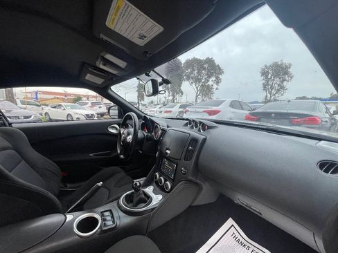 Used 2014 Nissan 370Z Touring w/ Aerodynamics Package image 12