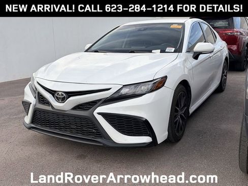 Used 2023 Toyota Camry SE FWD image 1