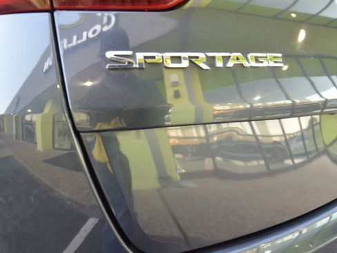 Used 2018 Kia Sportage LX w/ LX Technology Package image 48