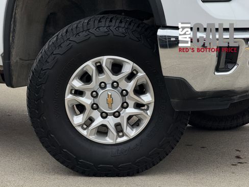 Used 2024 Chevrolet Silverado 2500 LTZ w/ LTZ Plus Package image 3