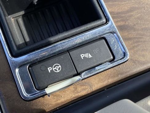 Used 2018 Ford Expedition Platinum RWD image 38