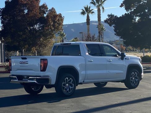 Certified 2026 GMC Sierra 1500 SLE w/ Preferred Package RWD image 13