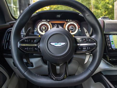 Used 2025 Aston Martin DBX 707 image 12