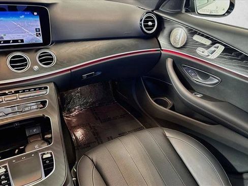 Used 2022 Mercedes-Benz E 350 Sedan image 22