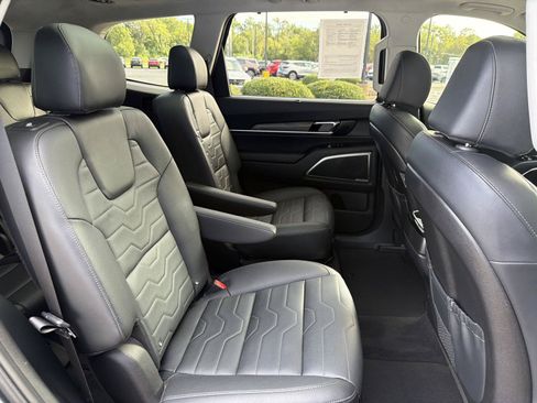 Used 2022 Kia Telluride SX w/ SX Prestige Package AWD/4WD image 41