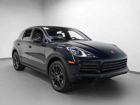 Certified 2019 Porsche Cayenne S image 10