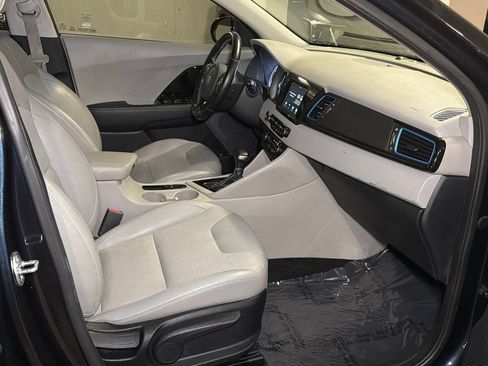 Used 2019 Kia Niro EX FWD image 10
