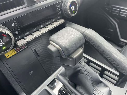 Used 2025 Toyota 4Runner Limited AWD/4WD image 41