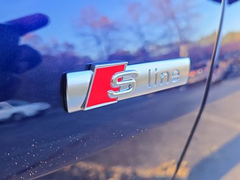 Used 2024 Audi Q4 e-tron Premium image 11