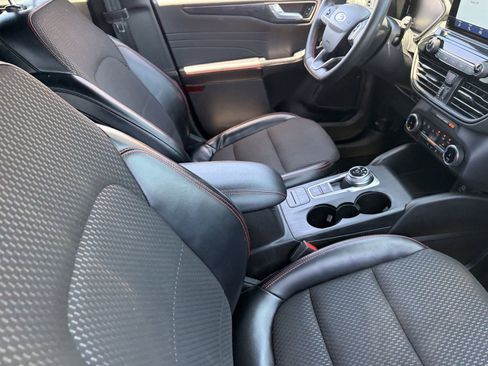 Certified 2024 Ford Escape ST-Line AWD/4WD image 11