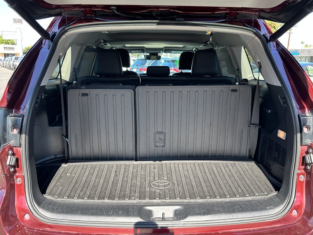 Used 2019 Toyota Highlander XLE FWD image 35