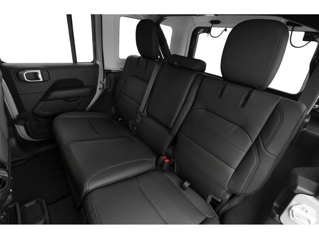 Used 2022 Jeep Wrangler Unlimited Sahara w/ Cold Weather Group AWD/4WD image 8