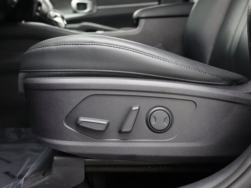 Used 2022 Kia Sorento S FWD image 16