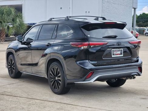Used 2025 Toyota Highlander XSE AWD/4WD image 5