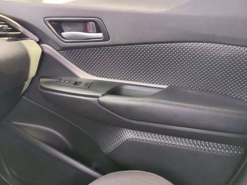 Used 2020 Toyota C-HR LE image 16