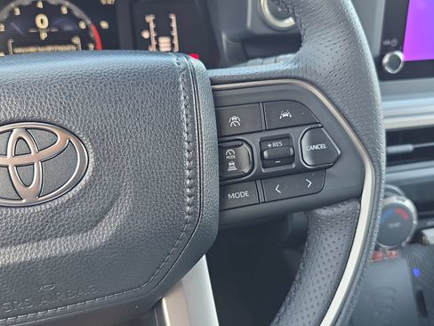 New 2026 Toyota 4Runner SR5 AWD/4WD image 14