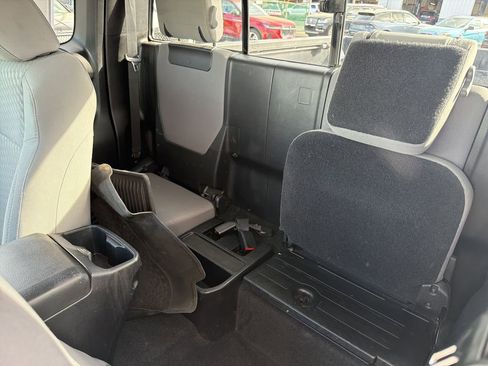Used 2021 Toyota Tacoma SR w/ SX Package AWD/4WD image 12
