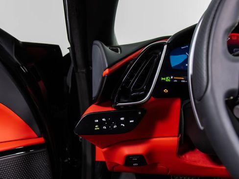 Certified 2025 Ferrari Roma Spider RWD image 40