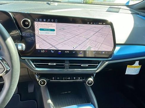 New 2026 Chevrolet Equinox EV LT image 15