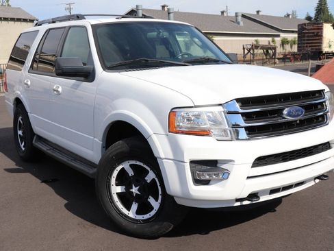 Used 2015 Ford Expedition XLT AWD/4WD image 1