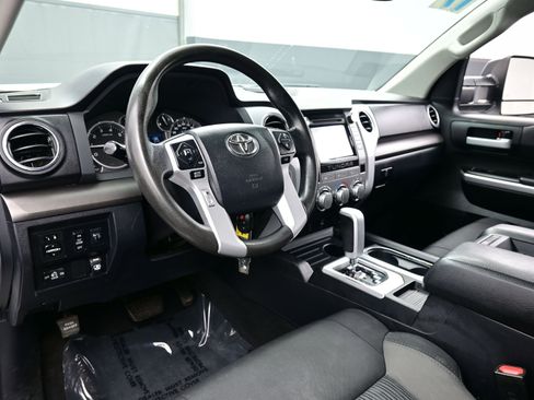 Used 2017 Toyota Tundra SR5 image 14