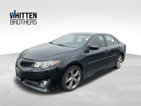 Used 2014 Toyota Camry SE image 1