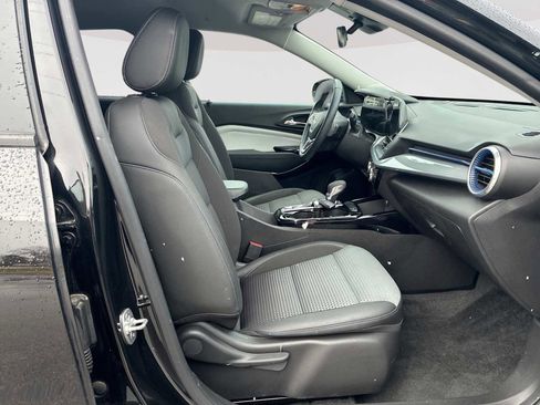 Certified 2024 Chevrolet Trax LT w/ Driver Confidence Package image 27