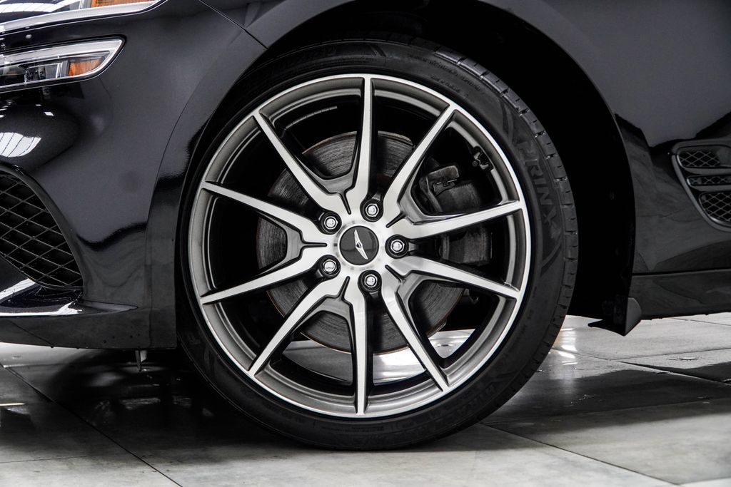 Used 2023 Genesis G70 3.3T RWD image 7