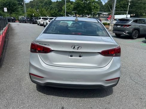 Used 2022 Hyundai Accent SE FWD image 4