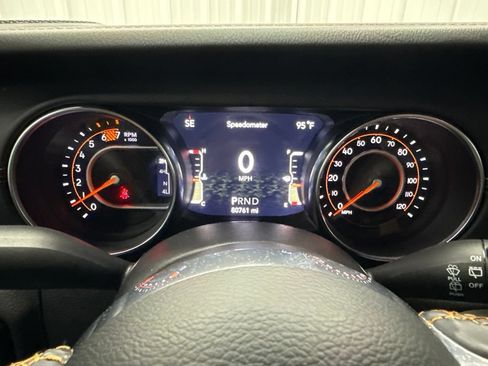 Used 2021 Jeep Wrangler Unlimited Sahara AWD/4WD image 22