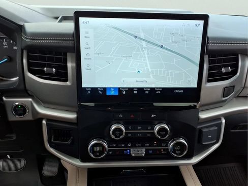 Used 2023 Ford Expedition XLT RWD image 17