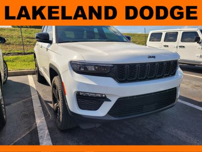 Used 2024 Jeep Grand Cherokee Limited w/ Black Appearance Package