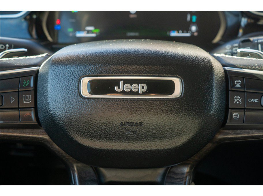 Used 2022 Jeep Grand Cherokee Limited 4xe w/ Luxury Tech Group II AWD/4WD image 7