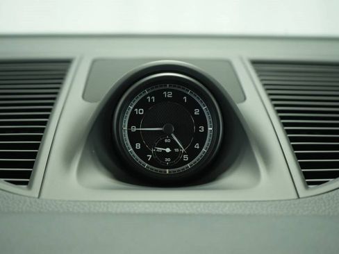 Used 2024 Porsche Macan image 34