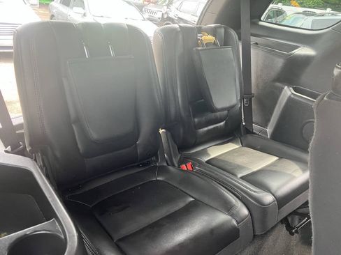 Used 2013 Ford Explorer XLT AWD/4WD image 32