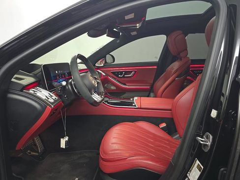Used 2025 Mercedes-Benz S 63 AMG S image 5