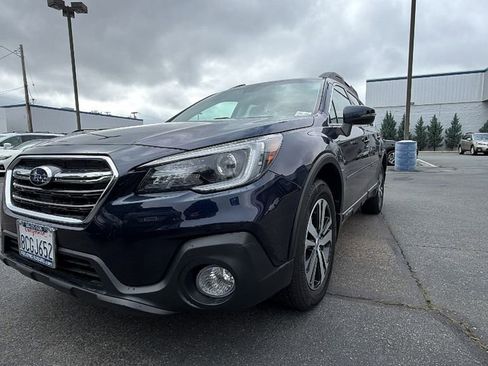 Used 2018 Subaru Outback 2.5i Limited AWD/4WD image 9