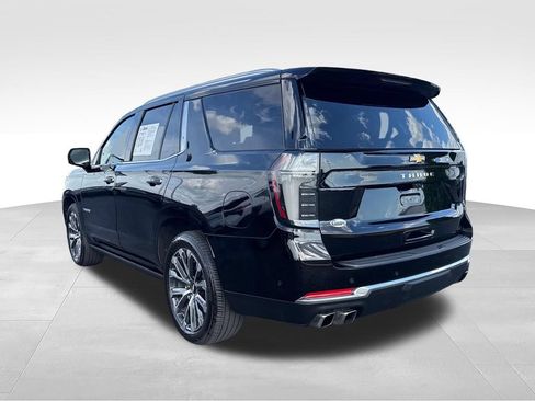 Used 2025 Chevrolet Tahoe High Country AWD/4WD image 3