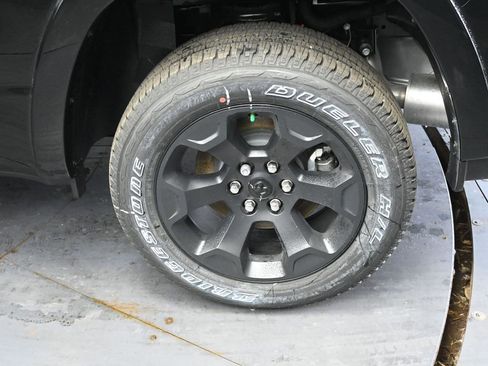 New 2026 RAM 1500 4x4 Crew Cab image 10