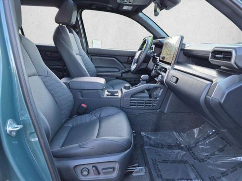 Certified 2025 Toyota 4Runner TRD Off-Road Premium AWD/4WD image 20