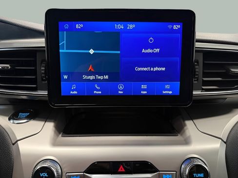 Used 2022 Ford Explorer XLT image 24