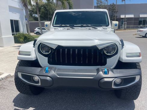 Used 2023 Jeep Wrangler Unlimited Sahara AWD/4WD image 25