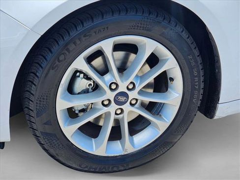 Used 2019 Ford Fusion SE FWD image 22
