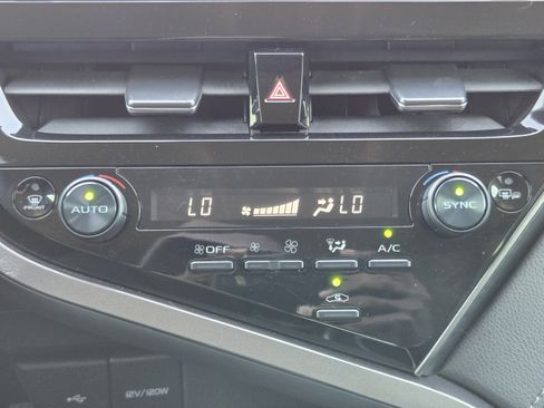 Used 2024 Toyota Camry XLE FWD image 15