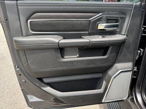 New 2026 RAM 3500 Laramie AWD/4WD image 18