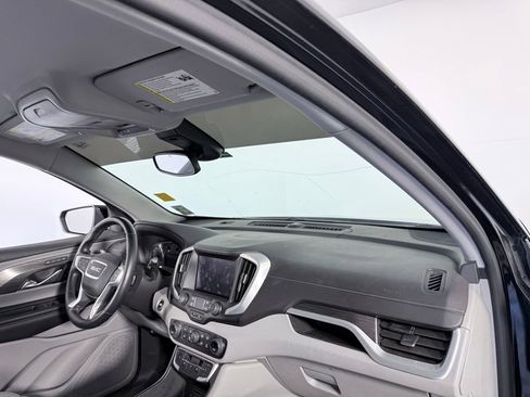 Used 2024 GMC Terrain SLT image 24