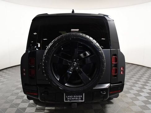 Used 2024 Land Rover Defender 130 X-Dynamic SE AWD/4WD image 5