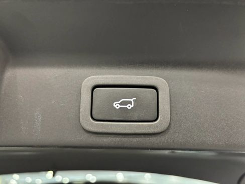 Used 2017 Jaguar F-PACE R-Sport image 47