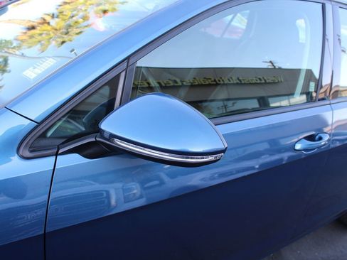 Used 2017 Volkswagen Golf Wolfsburg Edition FWD image 12